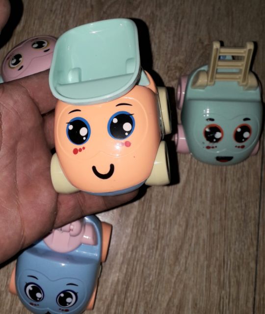 Sét 4 chiếc xe mô hình biệt đội vui vẻ bằng nhựa chạy chớn rất đẹp