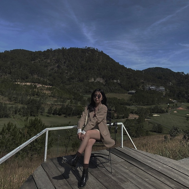 Shop Sneaker Auth Alice