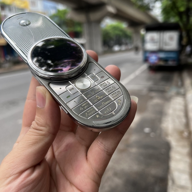 NGUYÊN ZIN, chính hãng điện thoại cổ Motorola aura