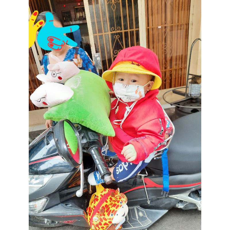 Ghế ngồi xe máy cho bé xe Air Blade có vòng bảo vệ chân ngắn