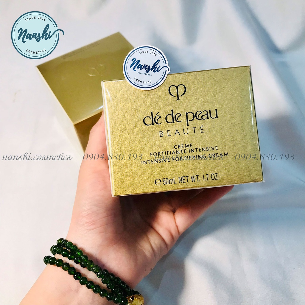 Kem Dưỡng Ẩm Ban Ngày Và Ban Đêm Cle De Peau