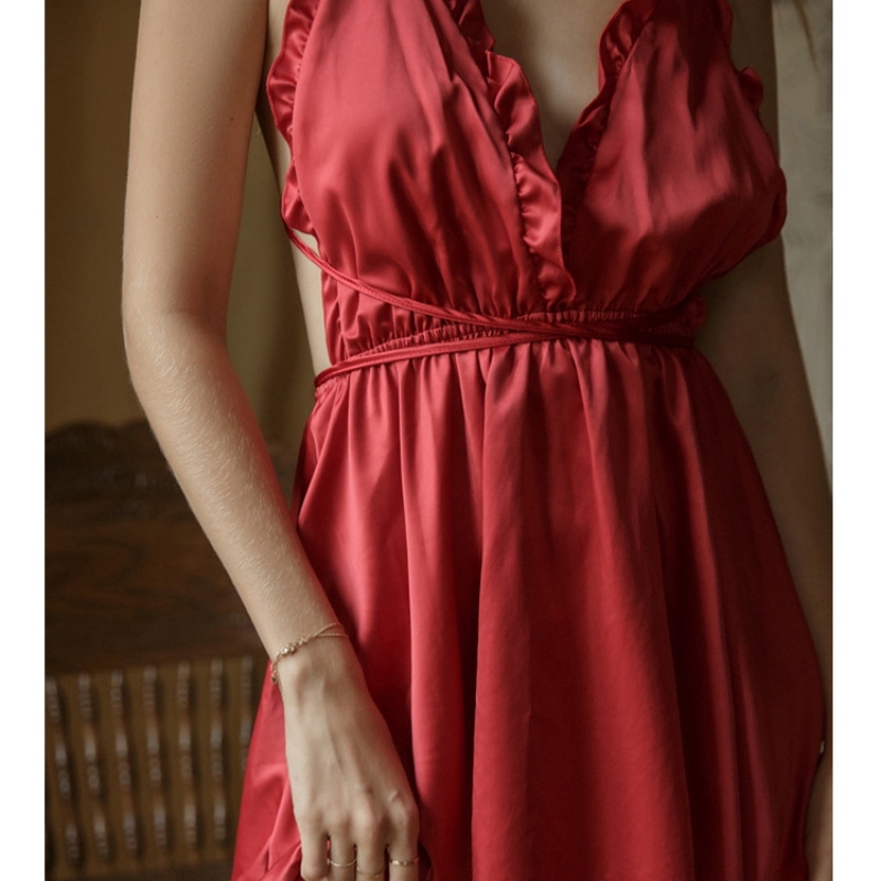 Đầm Ngủ Lụa Phối Ren Cổ Chữ V Gợi Cảm Cho Nữ