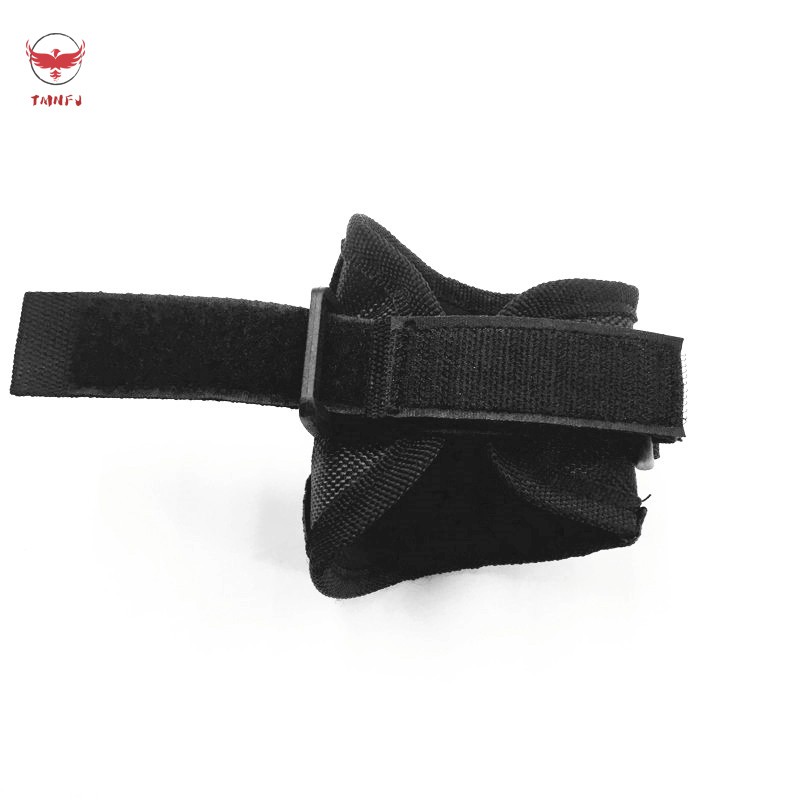 Găng tay gắn đèn pin hỗ trợ lặn biển tiện lợi