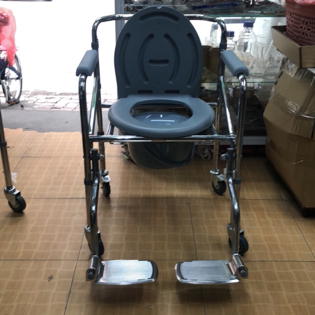 Ghế bô vệ sinh lucass GX300 có bánh xe, có để chân
