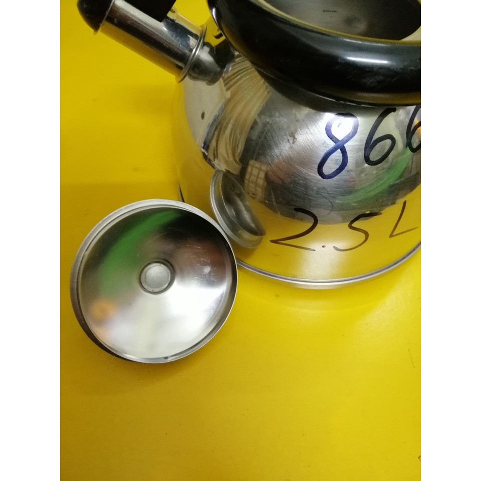 Ấm inox có còi hú nội địa Nhật (made in Japan) (2.5L) (mã 866), Dùng được bếp từ