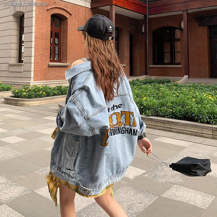 Áo Khoác Denim Dáng Rộng Thêu Chữ Phong Cách Hồng Kông Hàng Mới Dành Cho Nữ Sinh