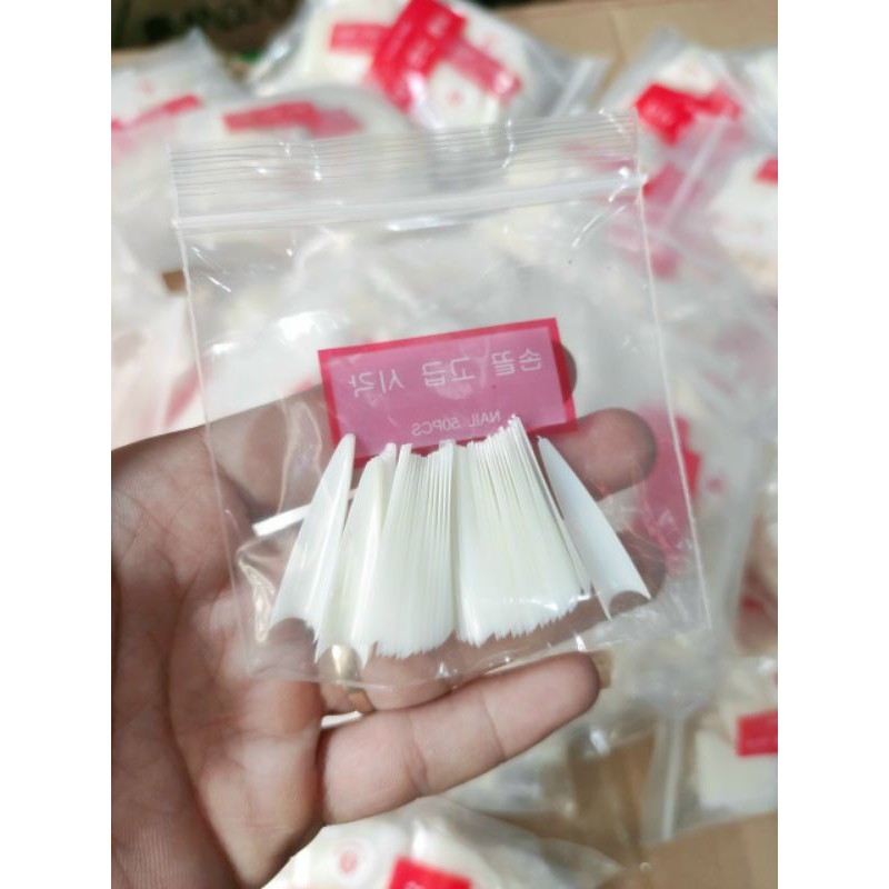 Móng nối thang, nhọn dài