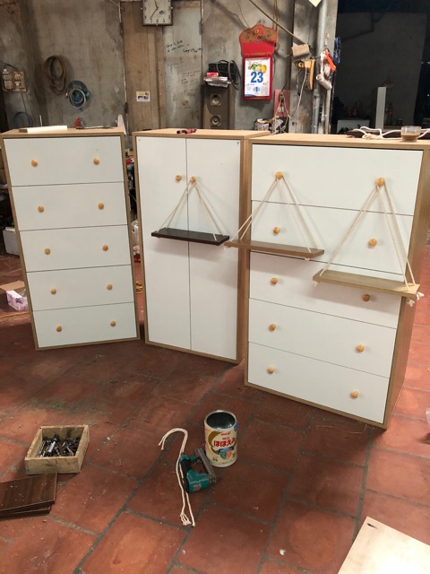 Kệ trang trí treo tường nhiều màu