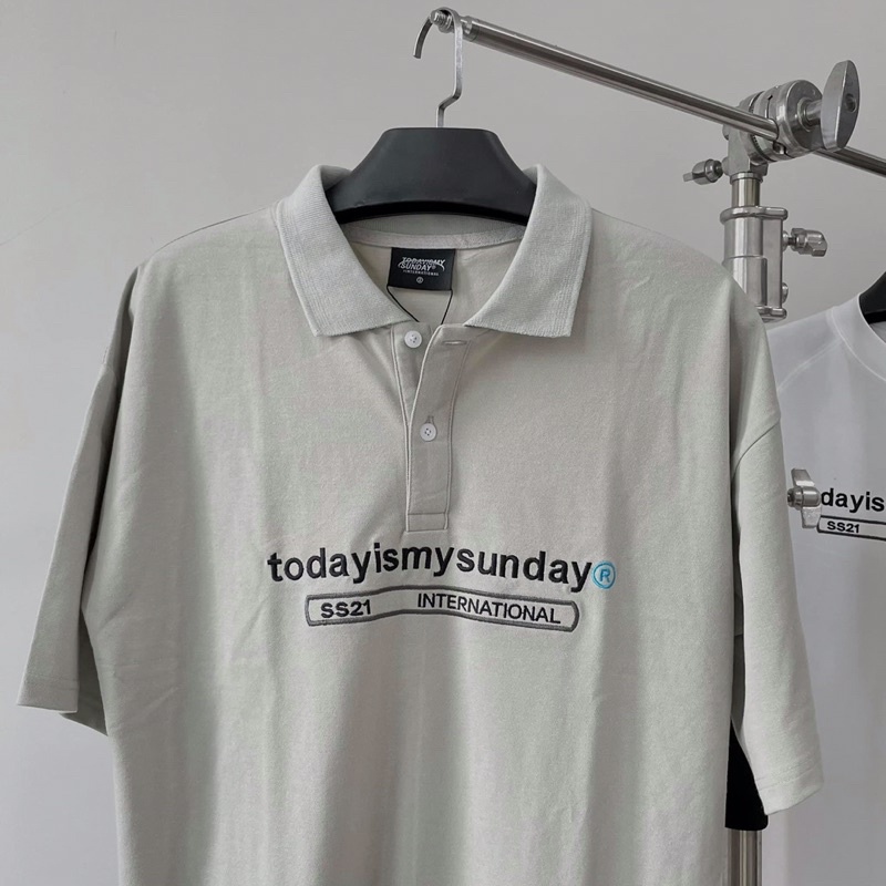 TODAYISMYSUNDAY ÁO CÓ CỔ LOGO 2021 | BigBuy360 - bigbuy360.vn