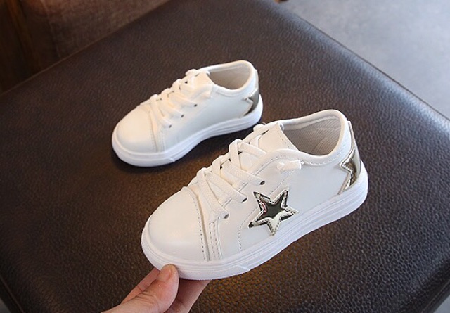 Giày cho bé trai size 28 ngôi sao đỏ