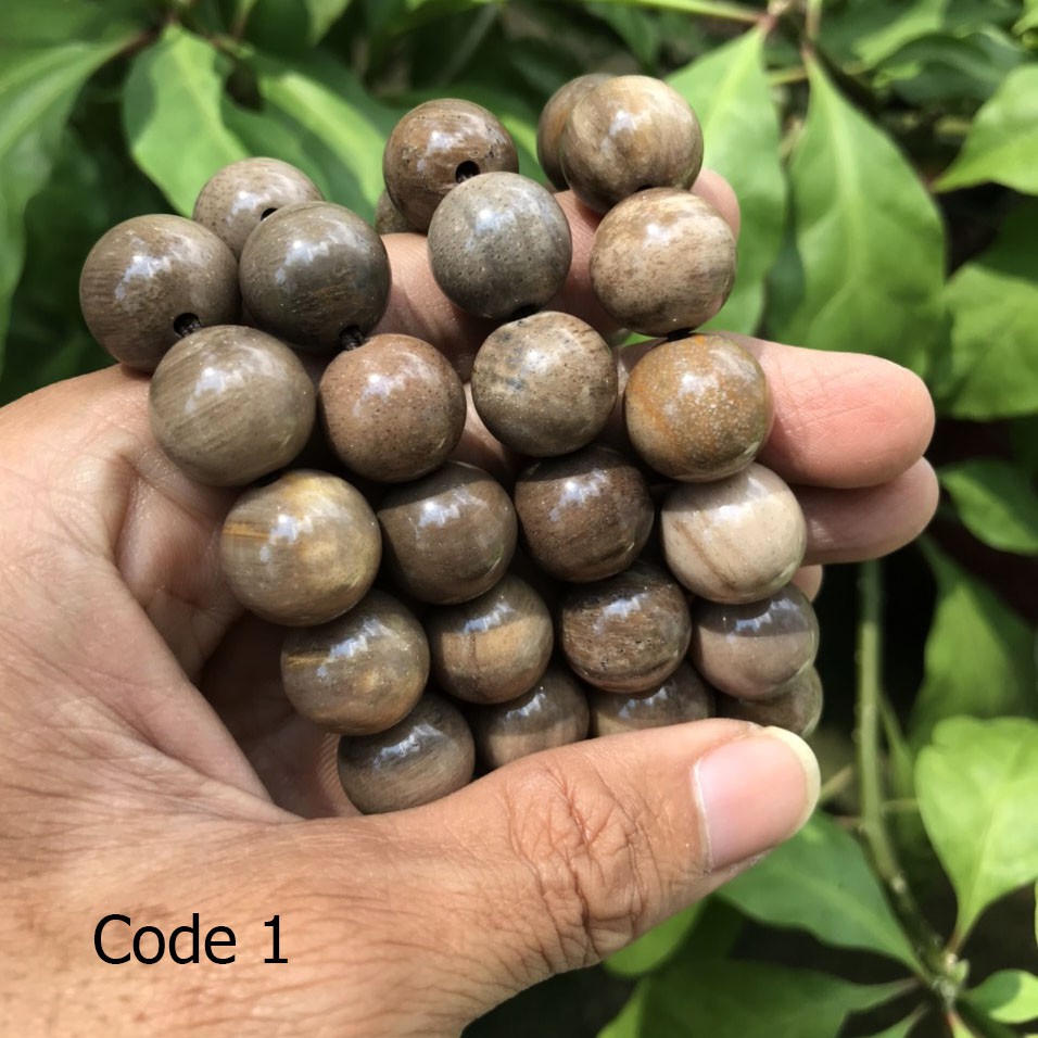 Chuỗi đeo tay gỗ hóa thạch Gia Lai 15ly