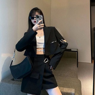 Set blazer croptop và chân váy cá tính cho nữ