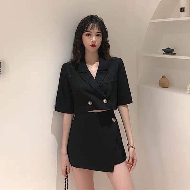 Set đồ váy - áo croptop WONERR SET áo có cài cúc mix với áo ống chân váy giả quần vạt chéo có co giãn màu đen.Chíp-Store