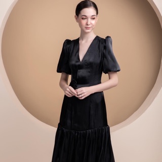 Váy suông xẻ ngực
