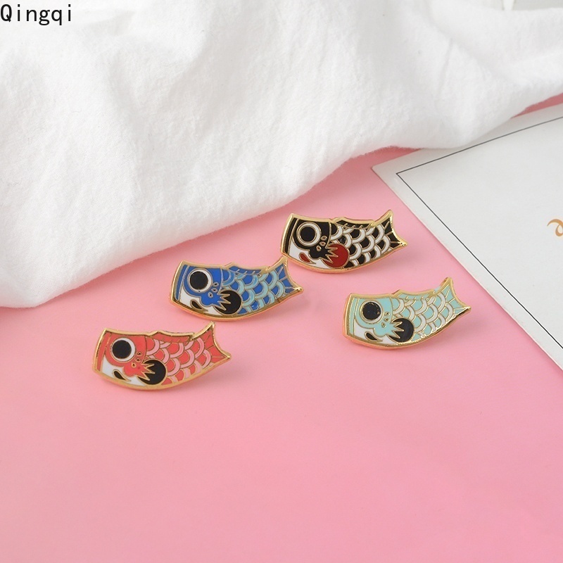 Trâm cài áo Miss Zoe hình cá koi hoạt hình phong cách vintage