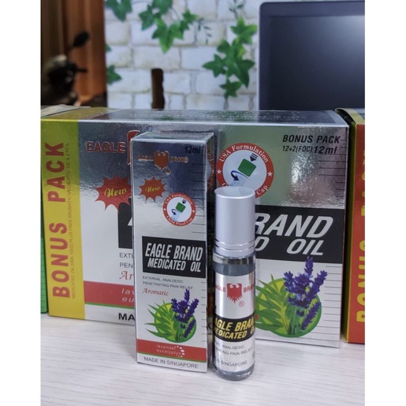 Dầu Gió Xanh Dạng Lăn Eagle Brand 12ml Singapore