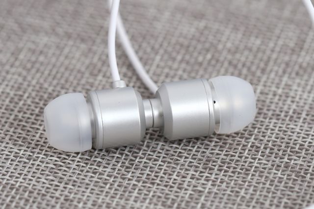 Tai nghe Bluetooth Roman Z6000s