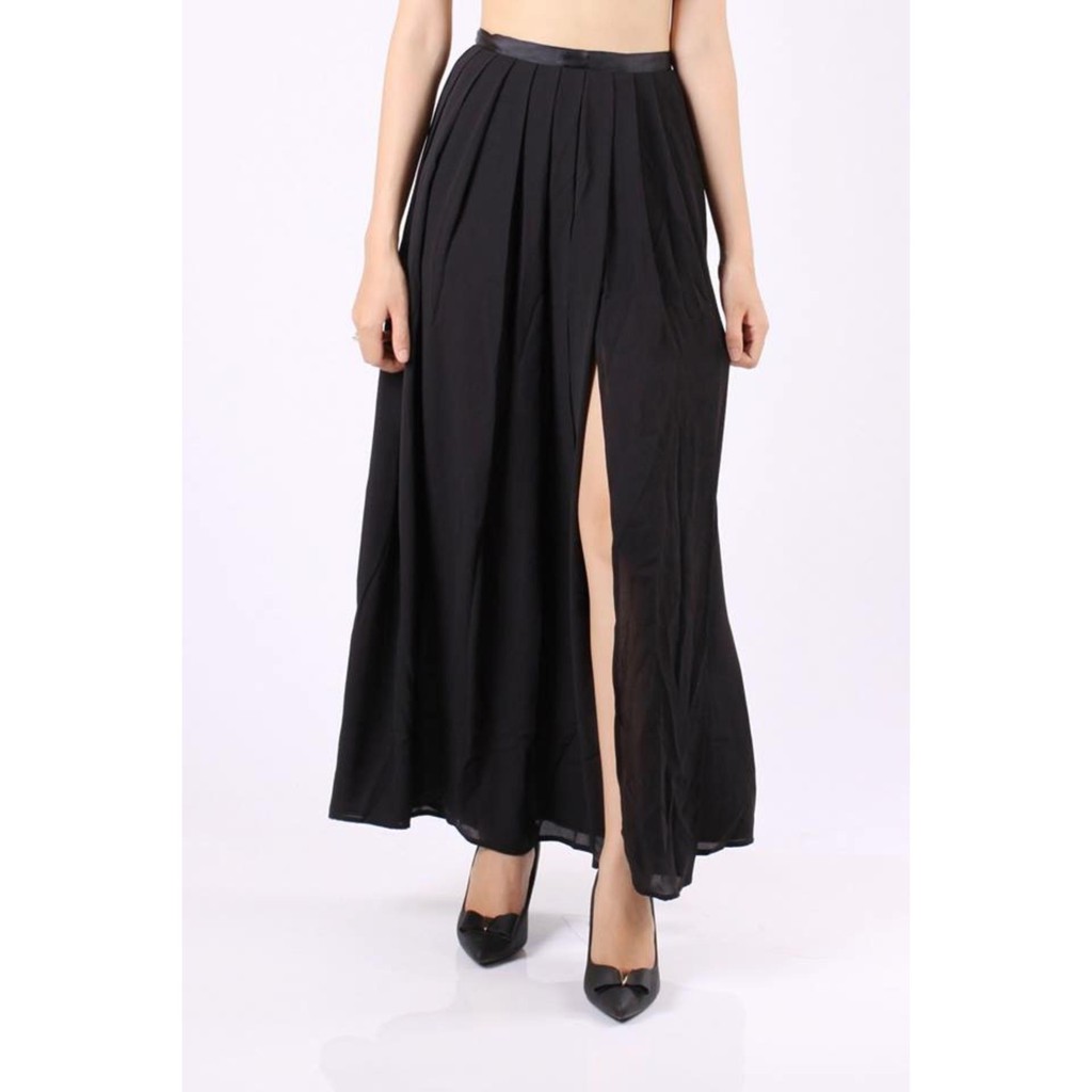 chân váy maxi lót short trắng