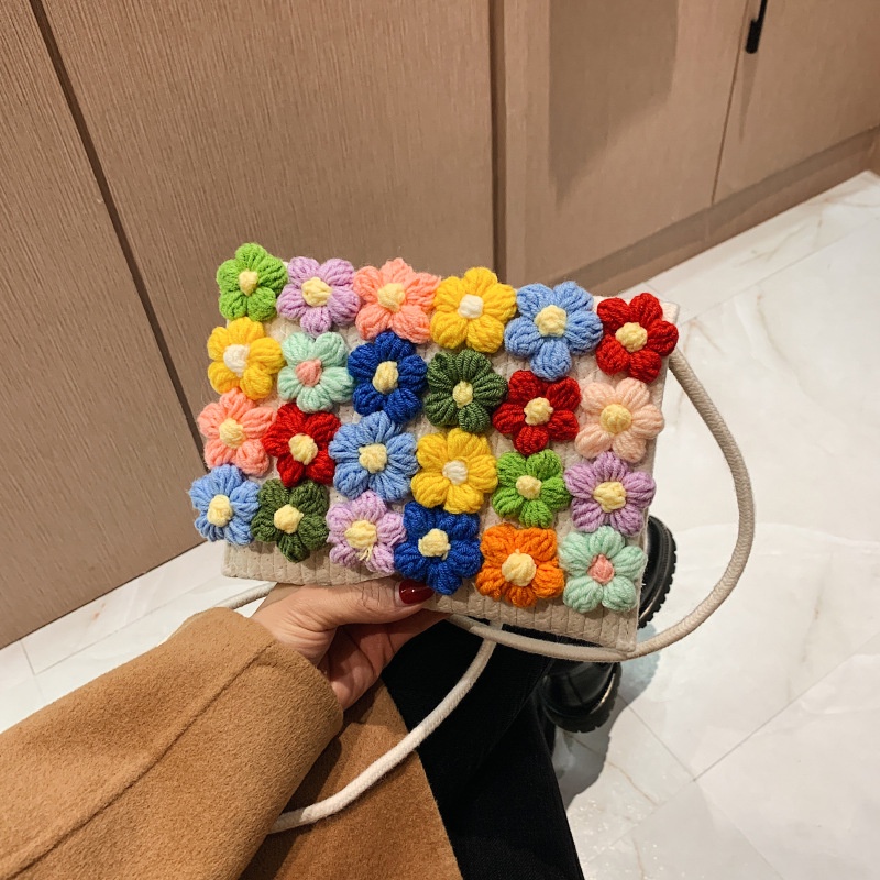 Túi Cói Đeo Vai Đính Hoa Dễ Thương Thời Trang Đi Biển Cho Nữ