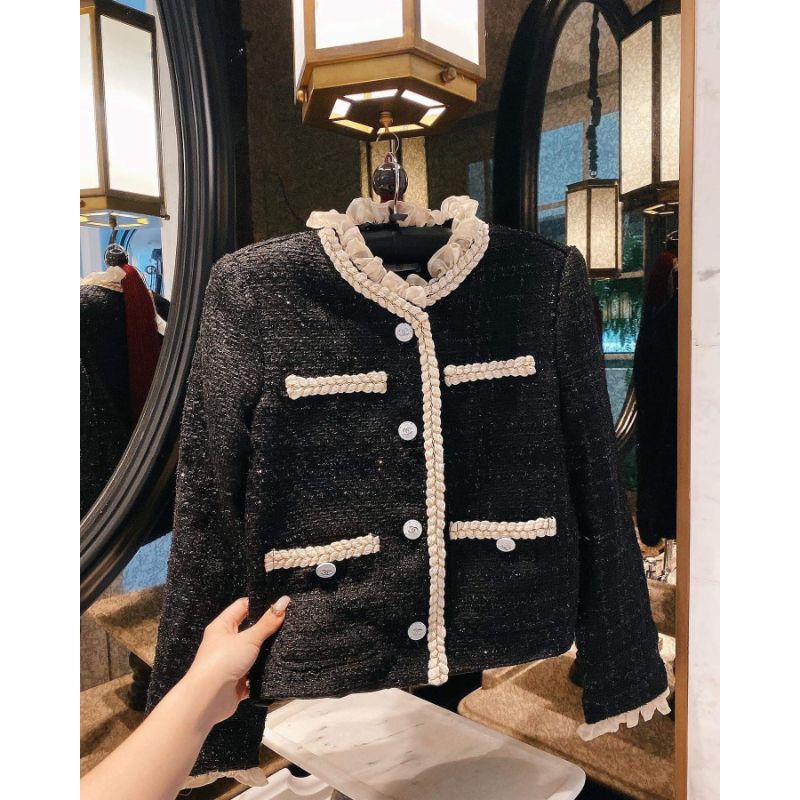 Áo khoác dạ tweet nhũ muối tiêu ren bèo cổ đính khuy | BigBuy360 - bigbuy360.vn