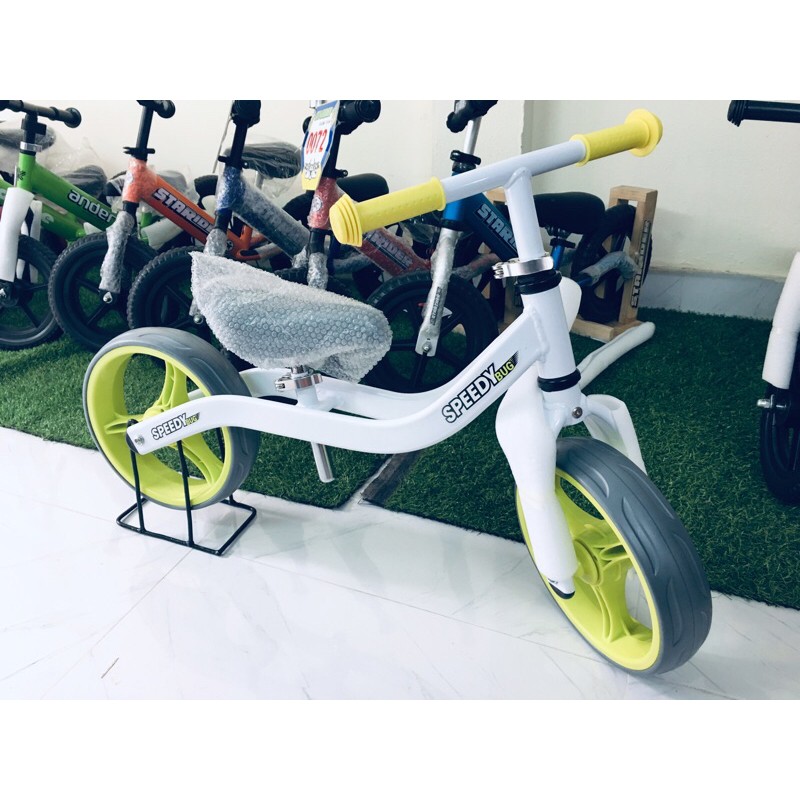 Giá để xe thăng bằng, phù hợp với hầu hết các dòng xe thăng bằng