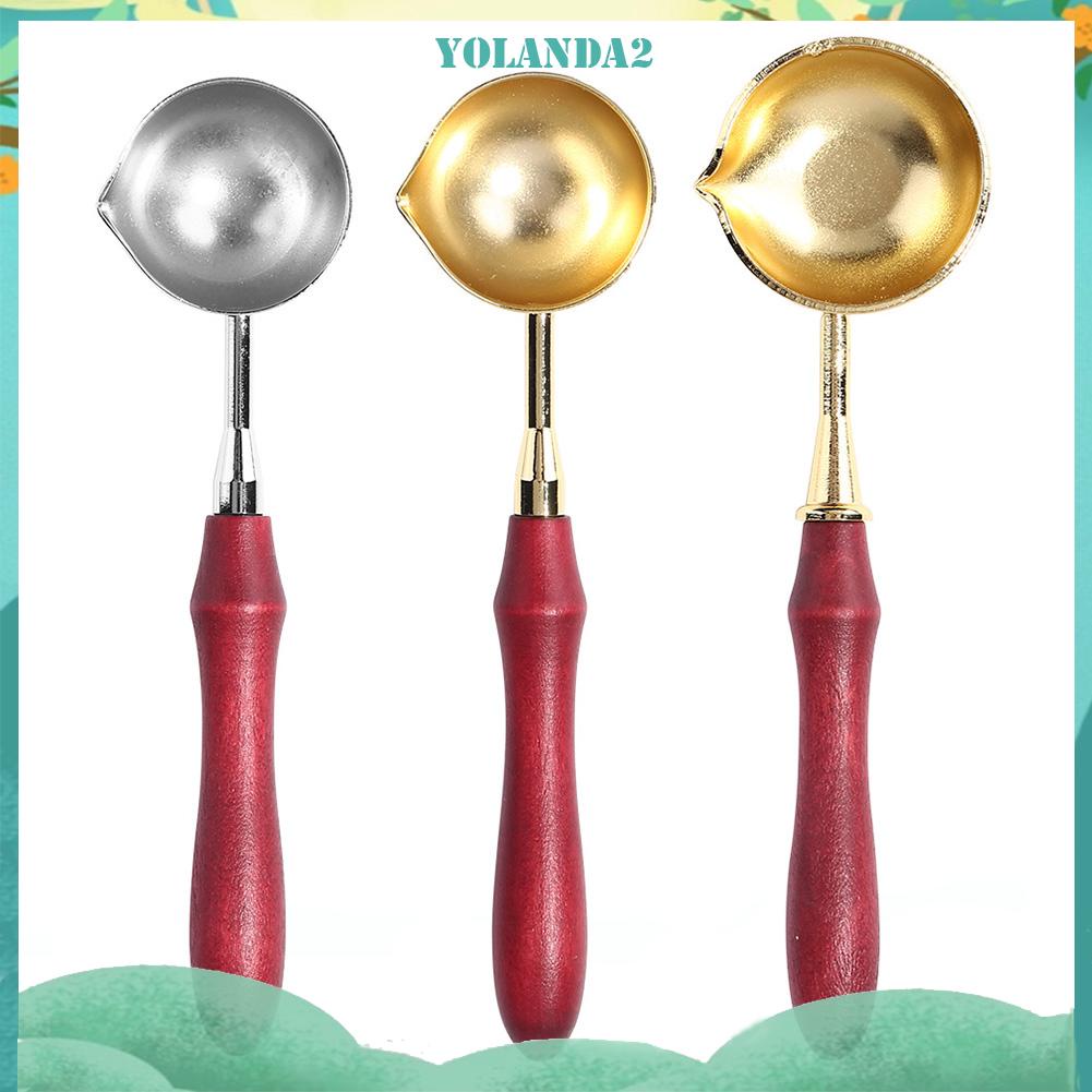 Muỗng nấu chảy sáp cán gỗ tiện dụng