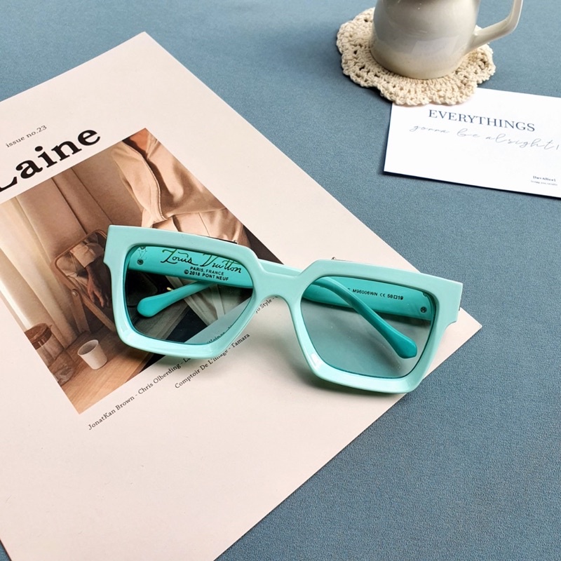 Kính Mát Nam Nữ Dáng Vuông Màu Xanh Trắng Đen Vàng Hồng