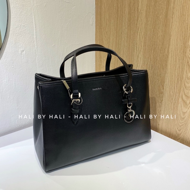 Túi cnk công sở đính kèm charm đựng vừa laptop và a4