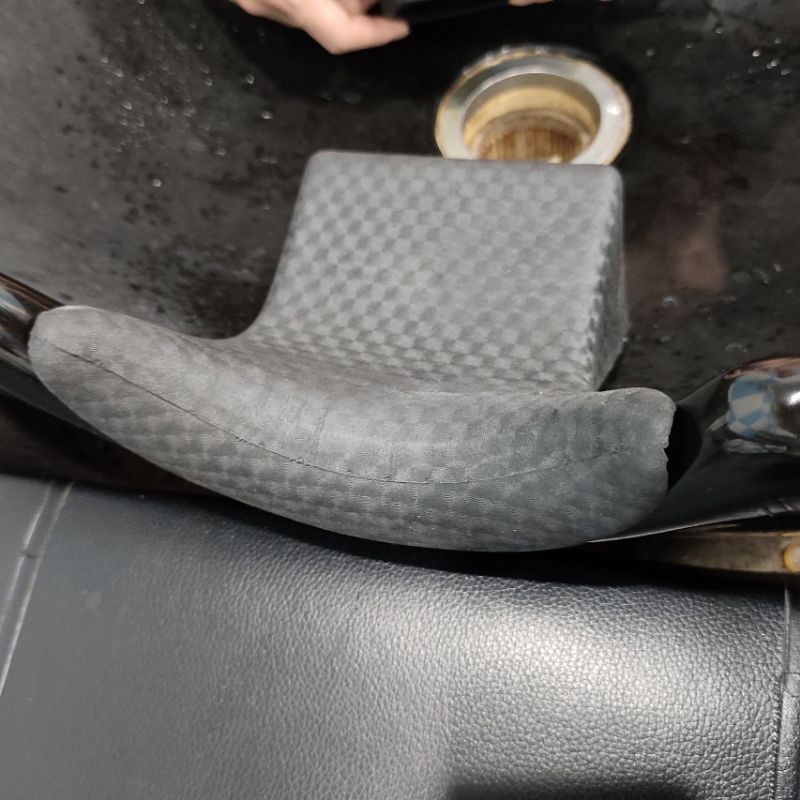Gối cao su tam giác kê bồn gội đầu