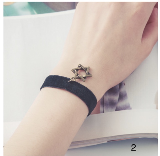 Vòng tay nữ ngẫu nhiên