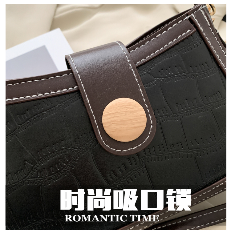 Túi đeo vai JASMIN NOIR họa tiết da cá sấu sành điệu