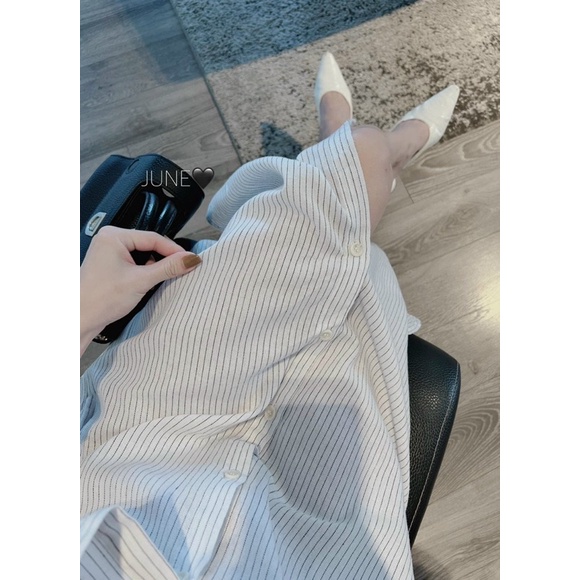 Đầm sơ mi dáng suông hoạ tiết kẻ dọc nhỏ, Váy sơ mi dáng rộng