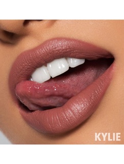 Son kem lì hãng Kylie Cosmetics