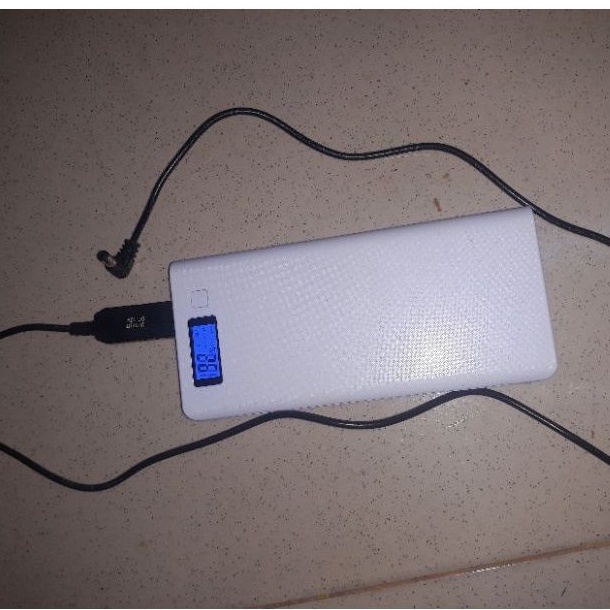 Cáp chuyển nguồn sạc dự phòng thành bộ lưu điện cho hộp wifi.