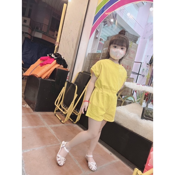 Jum dây rút bé gái