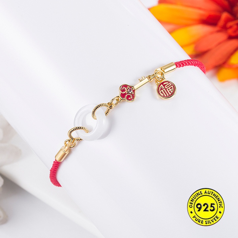Vòng Tay Dây Đỏ Mặt Thẻ May Mắn Cho Nữ
