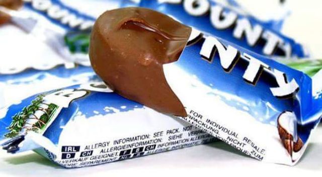 Socola nhân dừa tươi Bounty gói lớn 270gram nội địa Đức