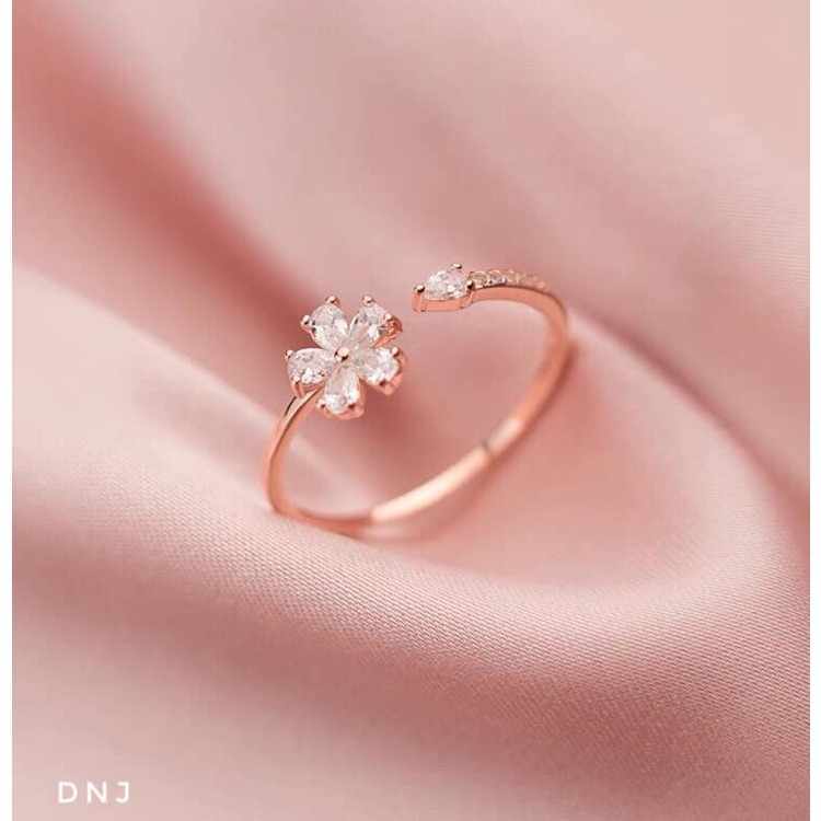 Nhẫn hoa đá bạc ta