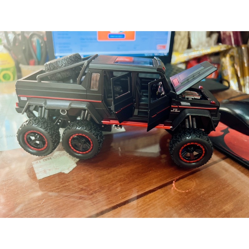 Xe sắt địa hình AMG loại lớn có nhạc, đèn