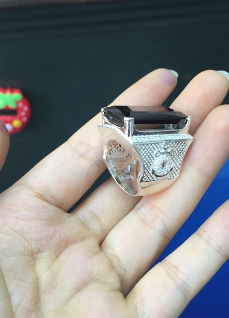 Nhẫn nam đá đen đỏ nhân tạo cạnh trên 2cm bạc ta