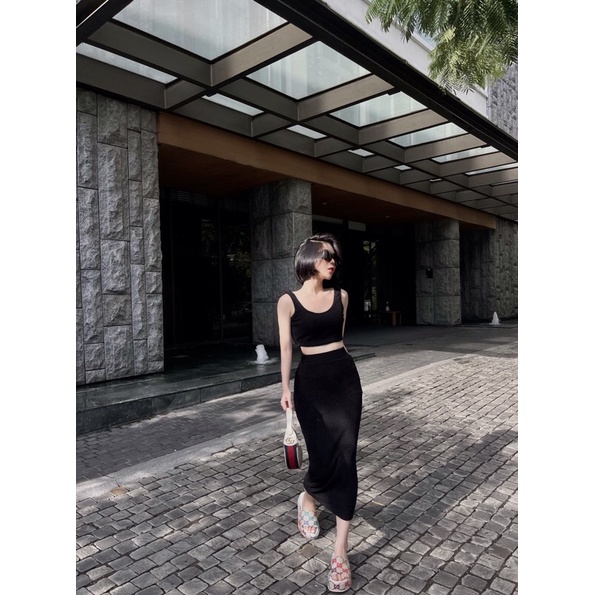 Set áo croptop sát nách + Chân váy body