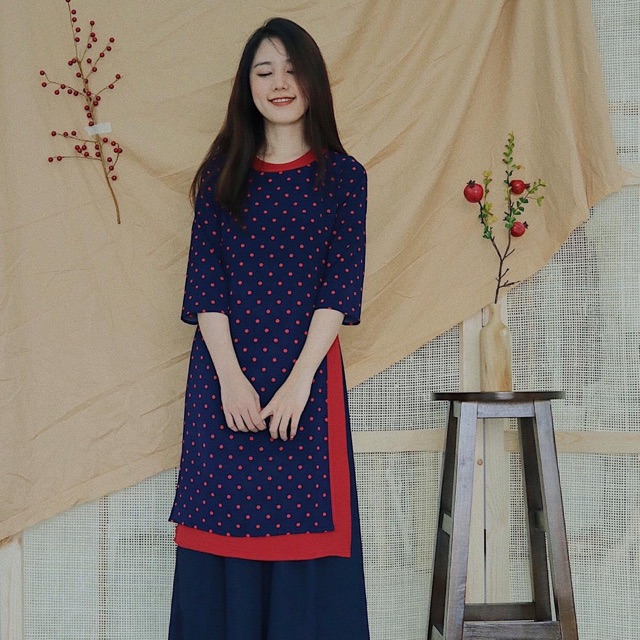 Áo dài Chicka Chicka chấm bi xanh đỏ