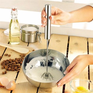 Dụng cụ đánh trứng có lò xo ấn là xoay chất liệu Inox bền không rỉ, sạch sẽ, dễ vệ Pb410