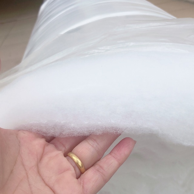 Chúng tôi chuyên cung cấp Bông nhồi gối các loại và bông tấm nhập khẩu Hàn Quốc. Khách sỉ lẻ mời liên hệ để được tư vấn.
