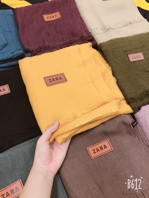 Khăn quàng cổ Zara