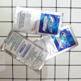 Miếng dán trắng răng Crest 3D White Express