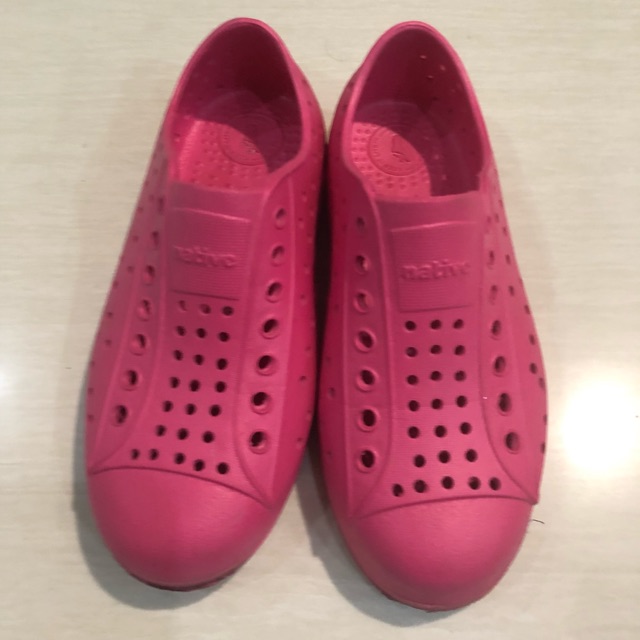 Giầy native cho bé gái