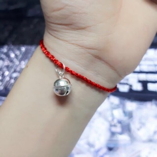 Vòng tay chỉ đỏ mix chuông bạc ta
