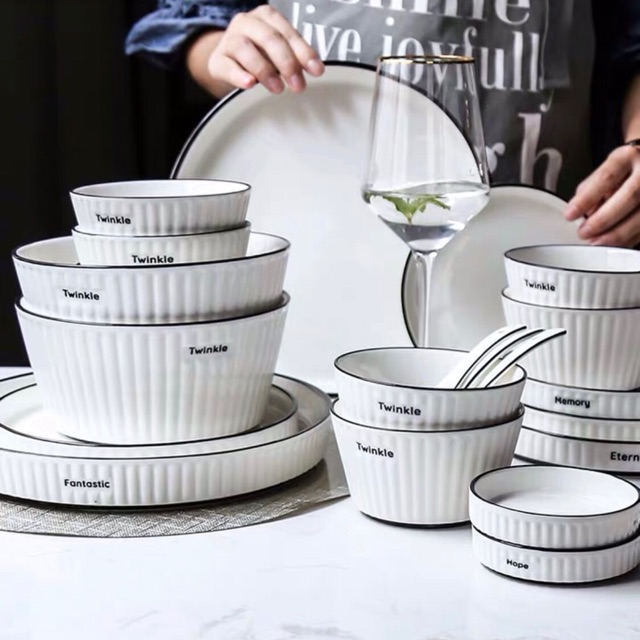 Bộ bát đĩa vân sọc hoạ tiết chữ Twinkie viền đen phong cách hiện đại