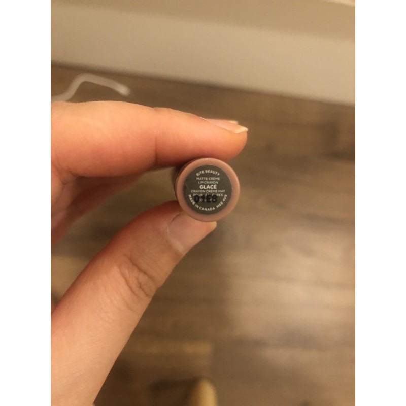 Son bút chì Bite Matte creme lip crayon màu Glace
